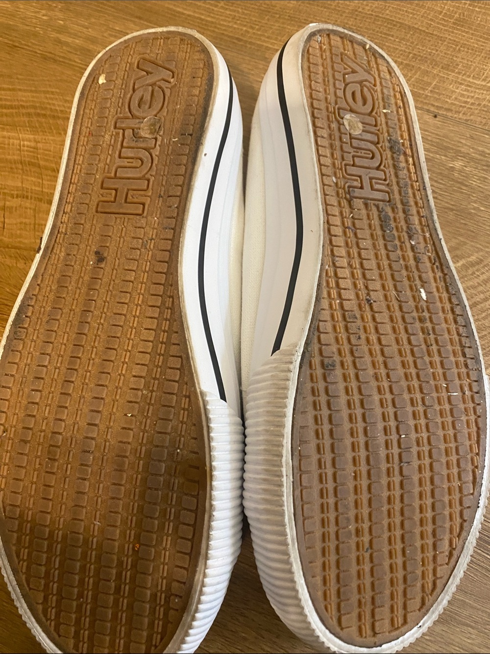 Hurley White Canvas Low-Top Sneakers - Picture 4 of 4